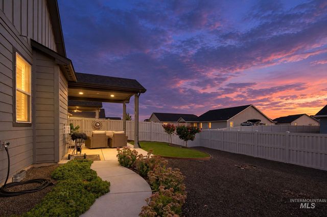 4939 E Patchwork Dr, Nampa, ID 83686