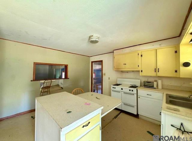 9001 Springfield Rd, Denham Springs, LA 70706