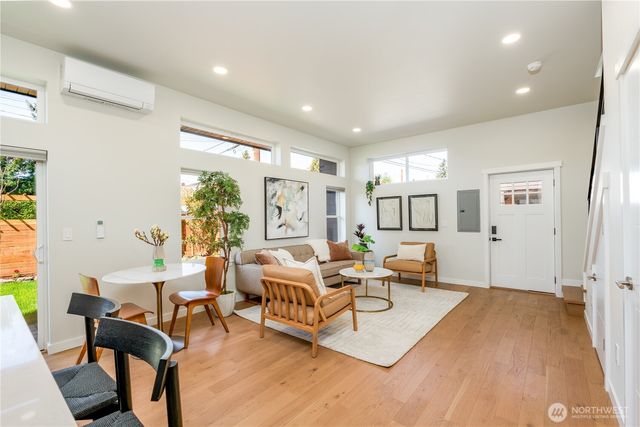 5116 15th Avenue S, Seattle, WA 98108