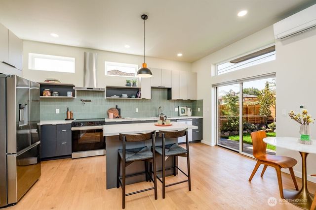 5116 15th Avenue S, Seattle, WA 98108