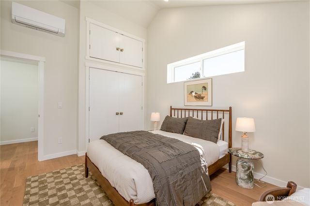 5116 15th Avenue S, Seattle, WA 98108