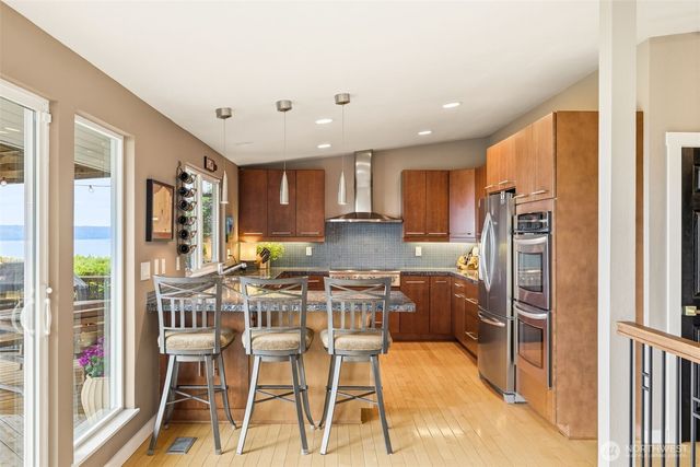 5578 Broad View Avenue NE, Tacoma, WA 98422