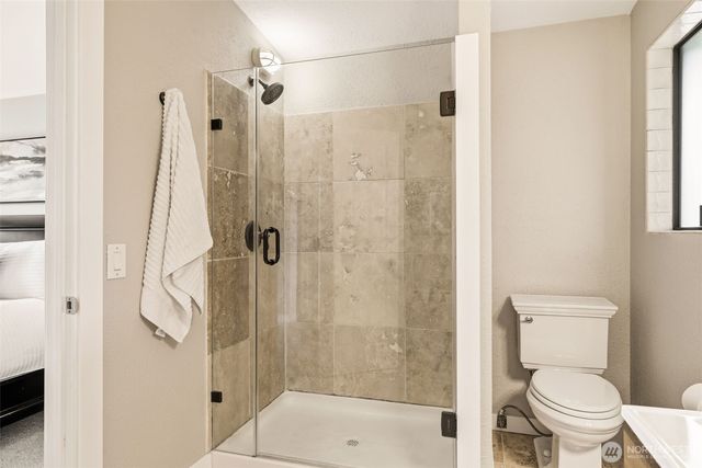 5578 Broad View Avenue NE, Tacoma, WA 98422