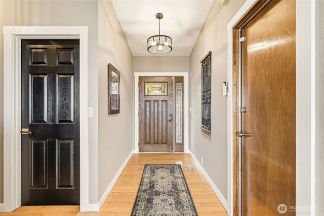 5578 Broad View Avenue NE, Tacoma, WA 98422