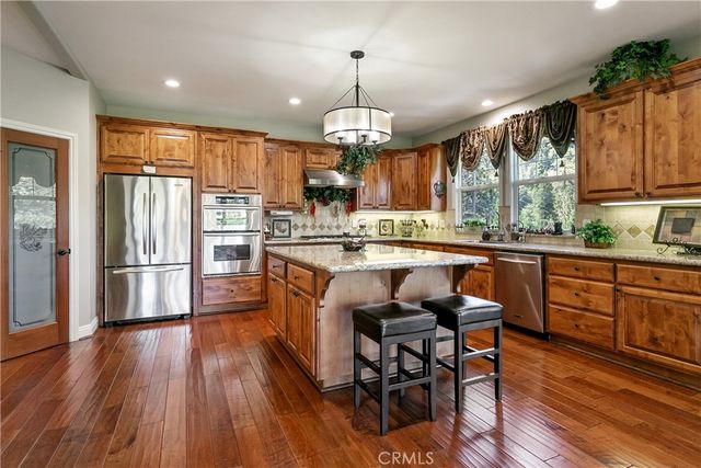28449 Fresh Spring Lane, Lake Arrowhead, CA 92352