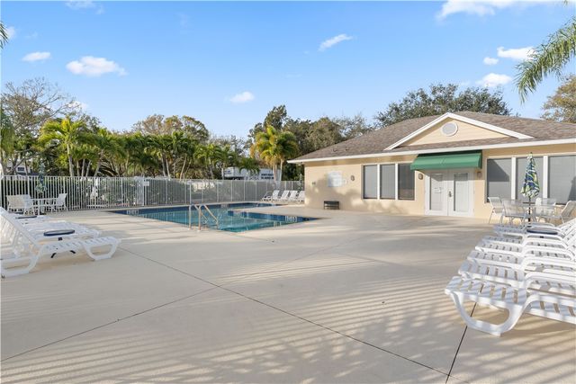 530 6th Street, Vero Beach, FL 32962