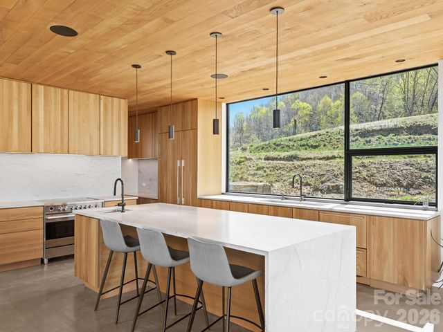122 Elk Wallow Trail, Asheville, NC 28804