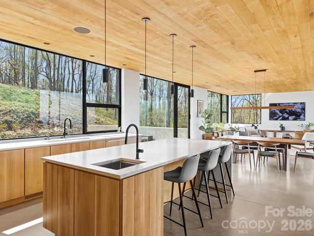 122 Elk Wallow Trail, Asheville, NC 28804