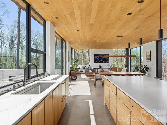 122 Elk Wallow Trail, Asheville, NC 28804