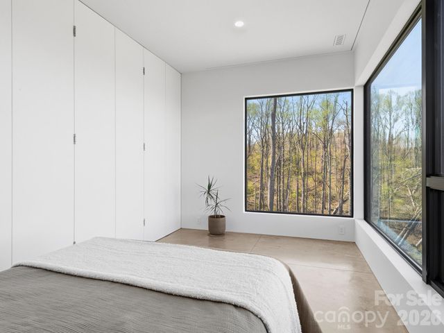 122 Elk Wallow Trail, Asheville, NC 28804
