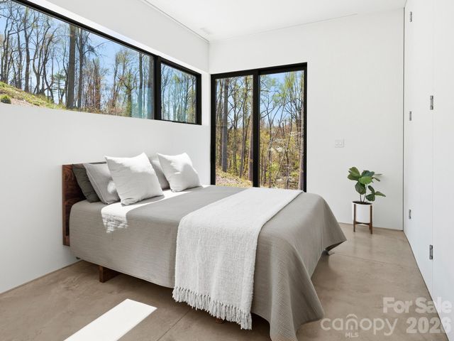 122 Elk Wallow Trail, Asheville, NC 28804