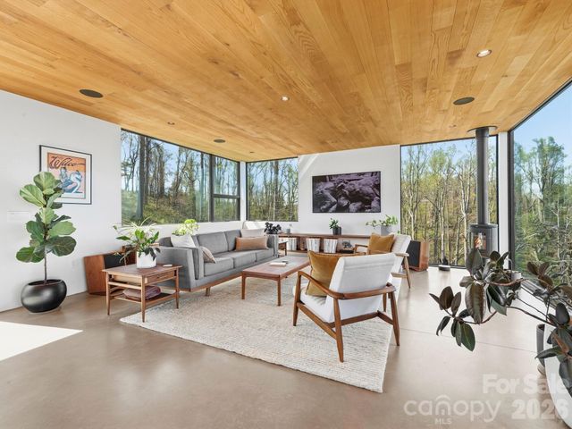 122 Elk Wallow Trail, Asheville, NC 28804