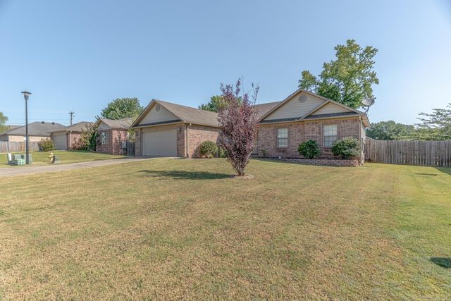 13 Trinity Drive, Cabot, AR 72023