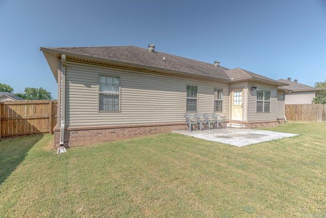 13 Trinity Drive, Cabot, AR 72023