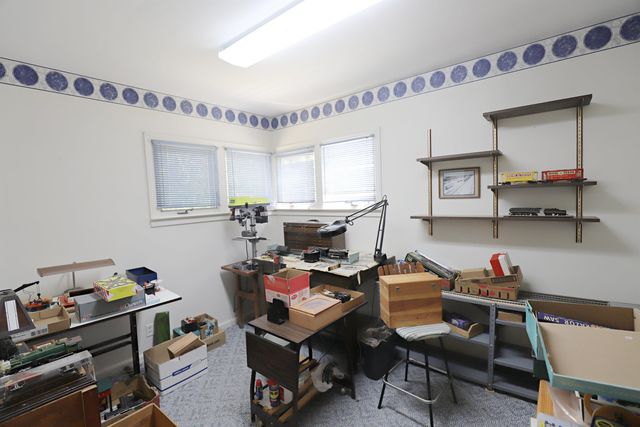 536 Warren Avenue, Flushing, MI 48433
