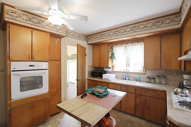 536 Warren Avenue, Flushing, MI 48433