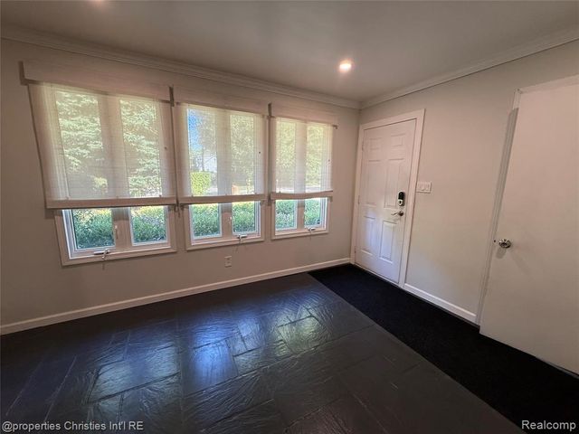 4166 Middledale Avenue, West Bloomfield, MI 48323