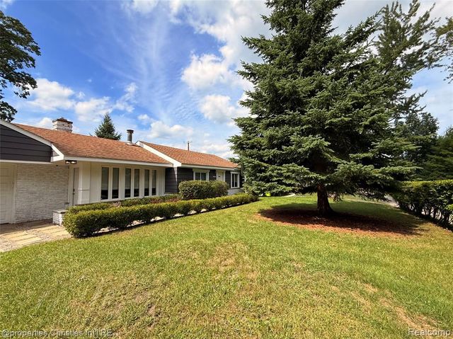 4166 Middledale Avenue, West Bloomfield, MI 48323