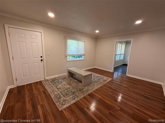 4166 Middledale Avenue, West Bloomfield, MI 48323