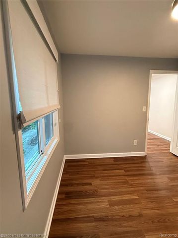 4166 Middledale Avenue, West Bloomfield, MI 48323