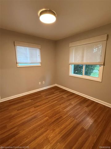 4166 Middledale Avenue, West Bloomfield, MI 48323