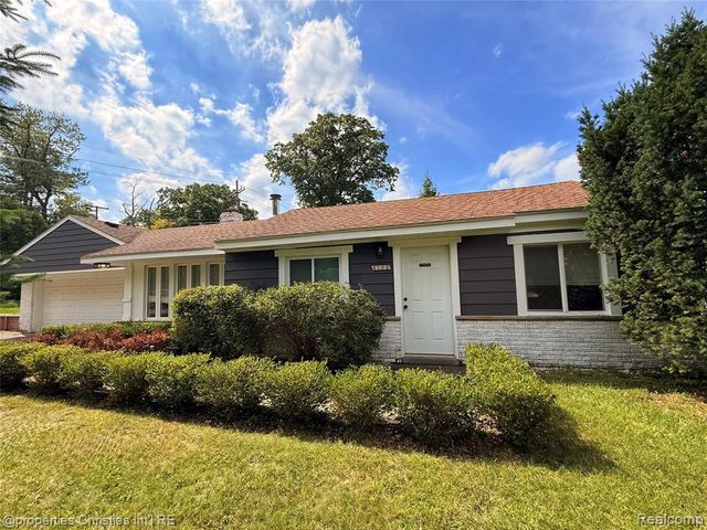 4166 Middledale Avenue, West Bloomfield, MI 48323