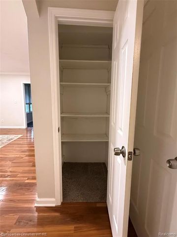 4166 Middledale Avenue, West Bloomfield, MI 48323