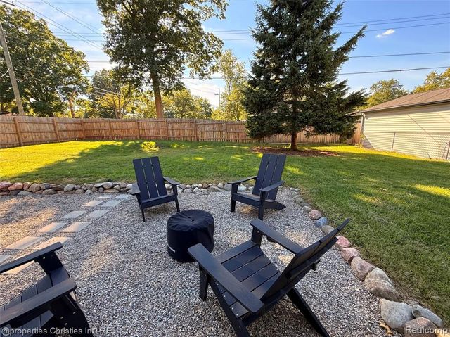 4166 Middledale Avenue, West Bloomfield, MI 48323