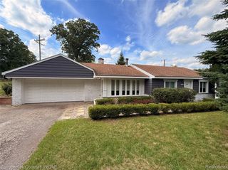 4166 Middledale Avenue, West Bloomfield, MI 48323