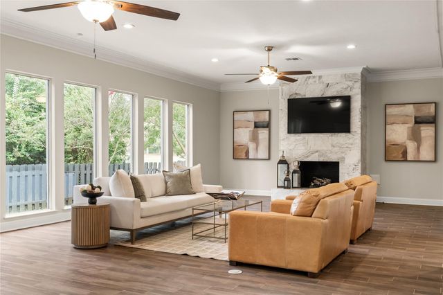 4719 Breezy Point Drive, Houston, TX 77345