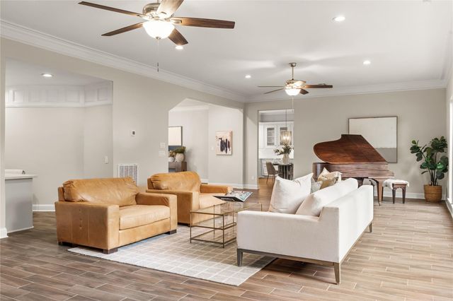 4719 Breezy Point Drive, Houston, TX 77345