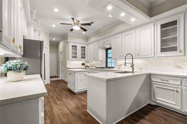 4719 Breezy Point Drive, Houston, TX 77345