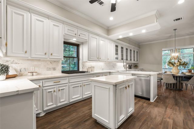 4719 Breezy Point Drive, Houston, TX 77345
