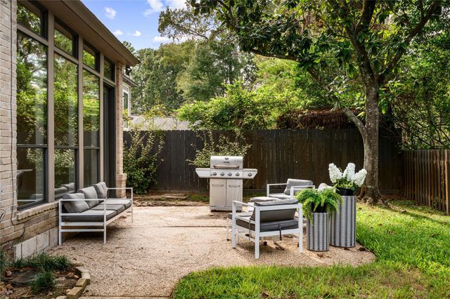 4719 Breezy Point Drive, Houston, TX 77345