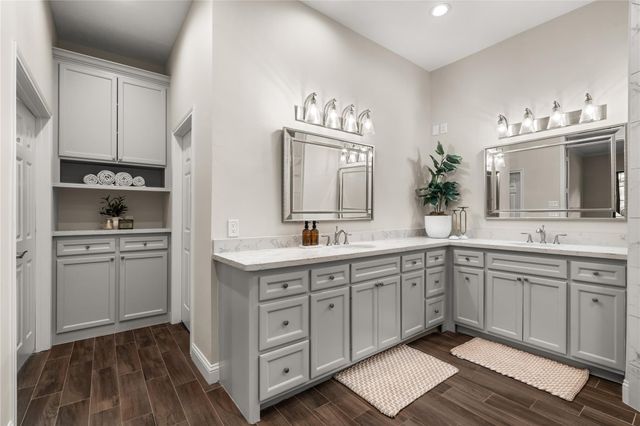 4719 Breezy Point Drive, Houston, TX 77345