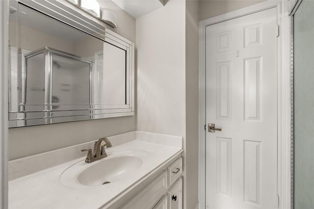 4719 Breezy Point Drive, Houston, TX 77345
