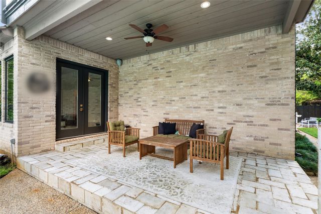 4719 Breezy Point Drive, Houston, TX 77345
