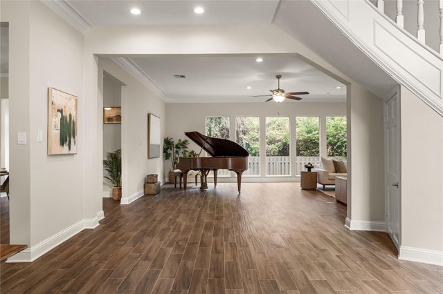 4719 Breezy Point Drive, Houston, TX 77345