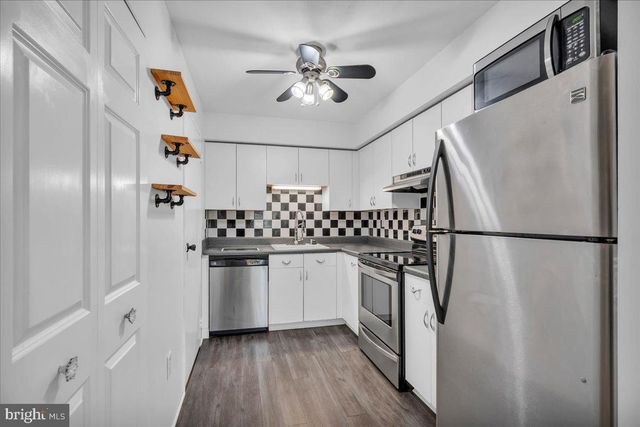 2057 HARBOUR DR, Palmyra, NJ 08065