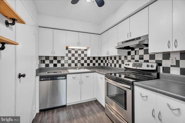2057 HARBOUR DR, Palmyra, NJ 08065