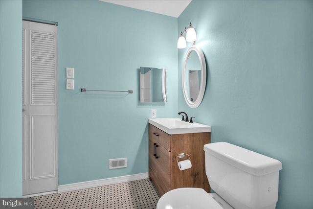 2057 HARBOUR DR, Palmyra, NJ 08065