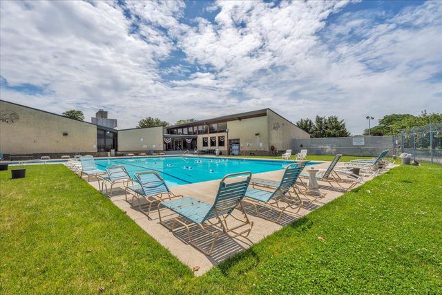 2057 HARBOUR DR, Palmyra, NJ 08065