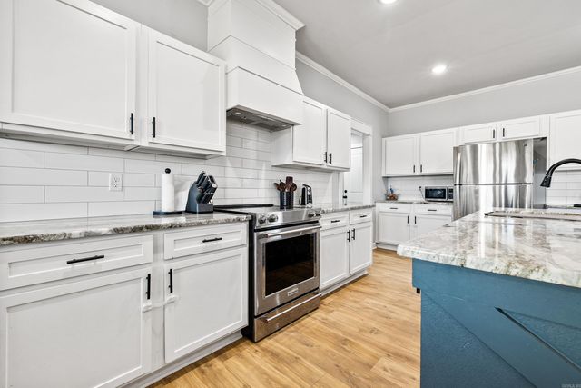 11638 Mars Hill Road, Bauxite, AR 72011