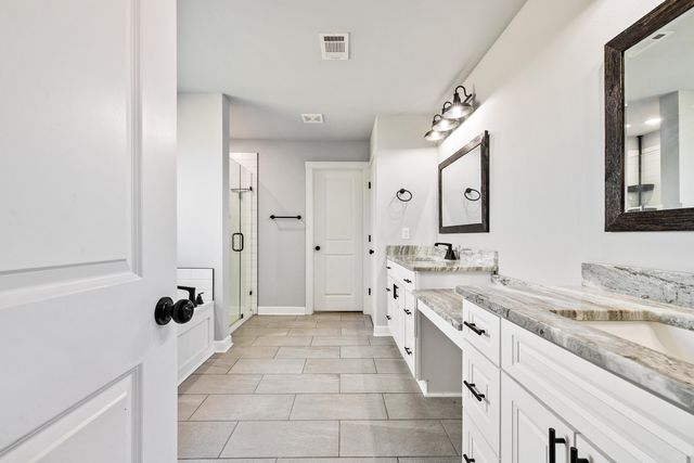 11638 Mars Hill Road, Bauxite, AR 72011