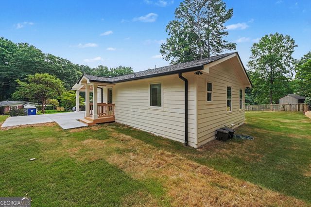 2098 Dundee Drive SE, Smyrna, GA 30080