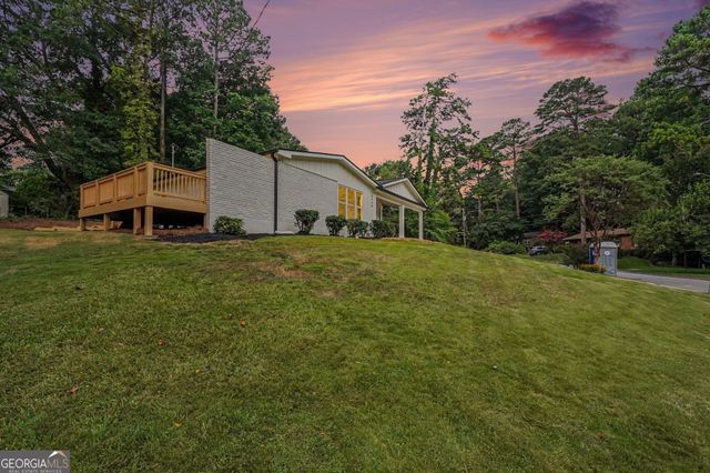 2098 Dundee Drive SE, Smyrna, GA 30080
