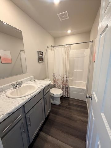 465 S Pittman Street, Prairie Grove, AR 72753