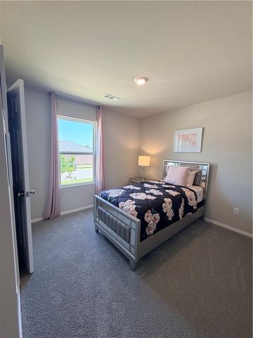 465 S Pittman Street, Prairie Grove, AR 72753