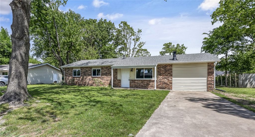 1521 Forest Drive, Rogers, AR 72756