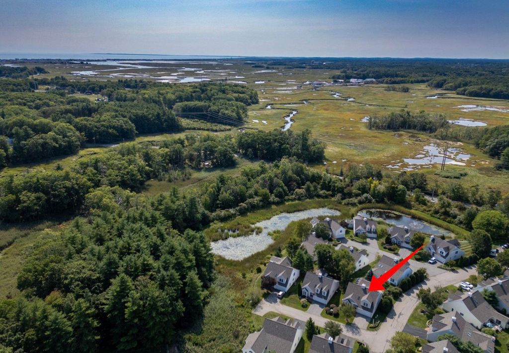 Image 2 of property listing at 63 Hampton Meadows, Hampton, NH 03842